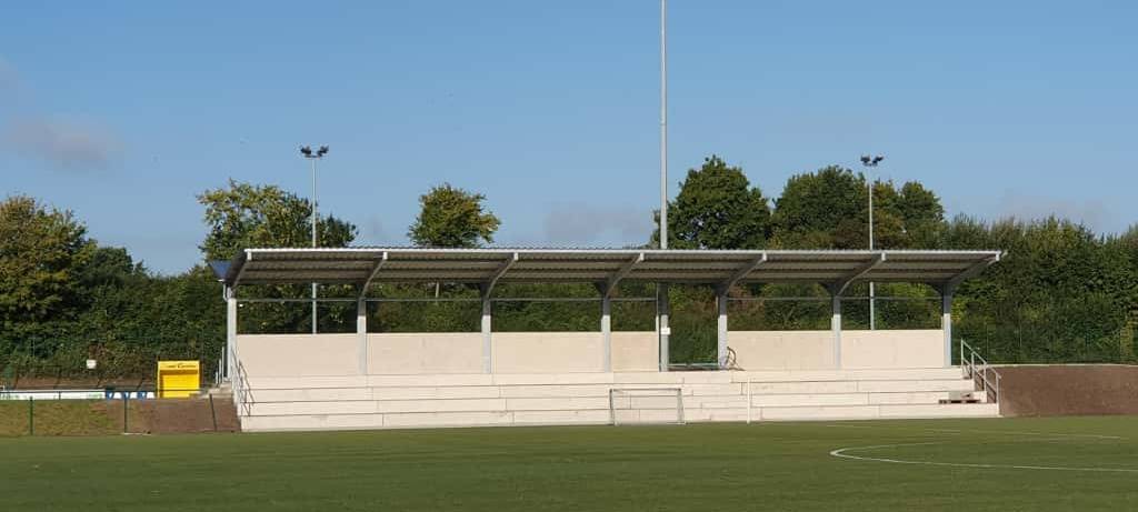 BILLERBECK: Zuschauertribüne fertig