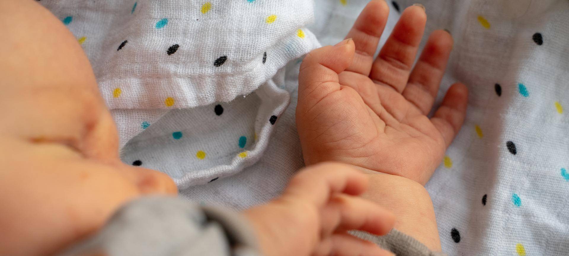 KREIS: Neuer Hebammen-Vertrag macht Sorgen