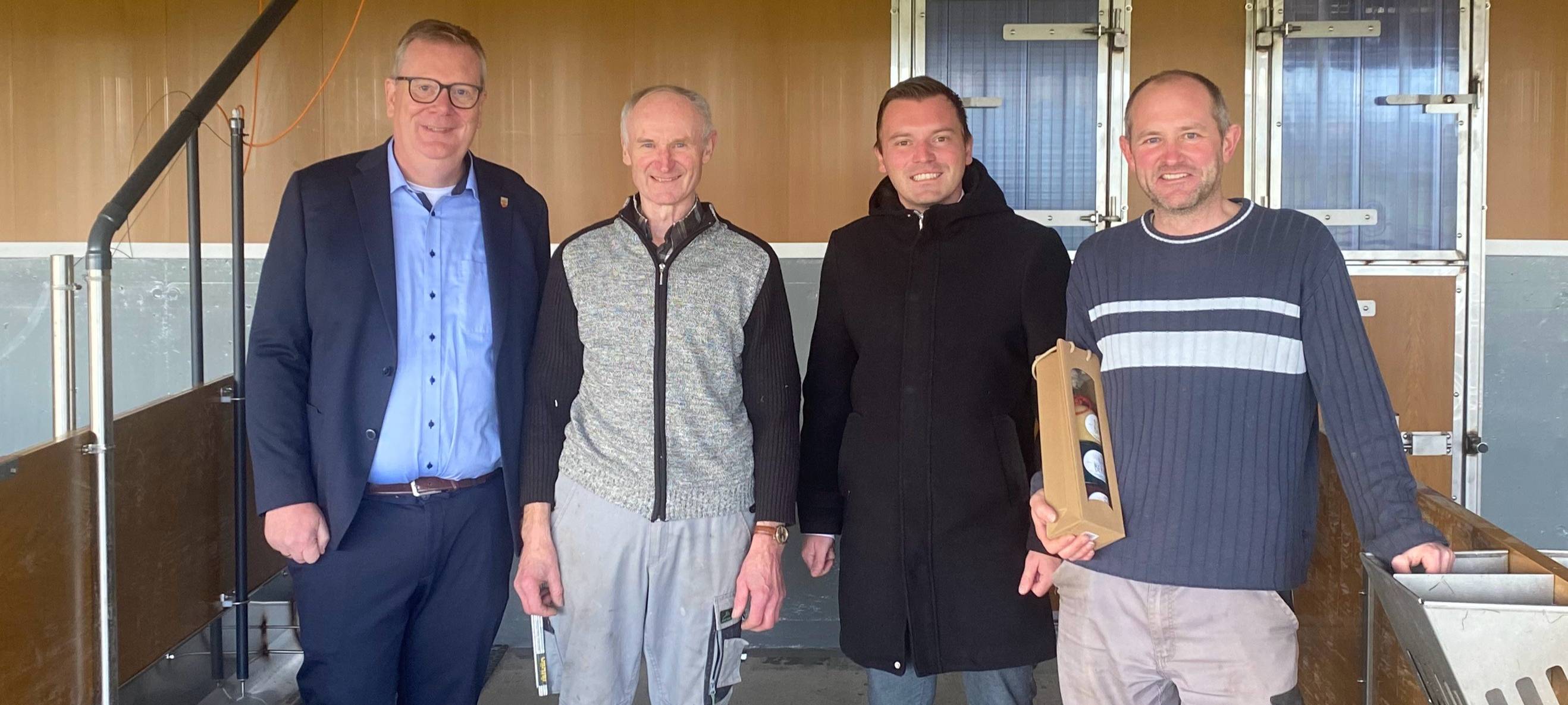 ASCHEBERG: Vorreiter-Stall fertig