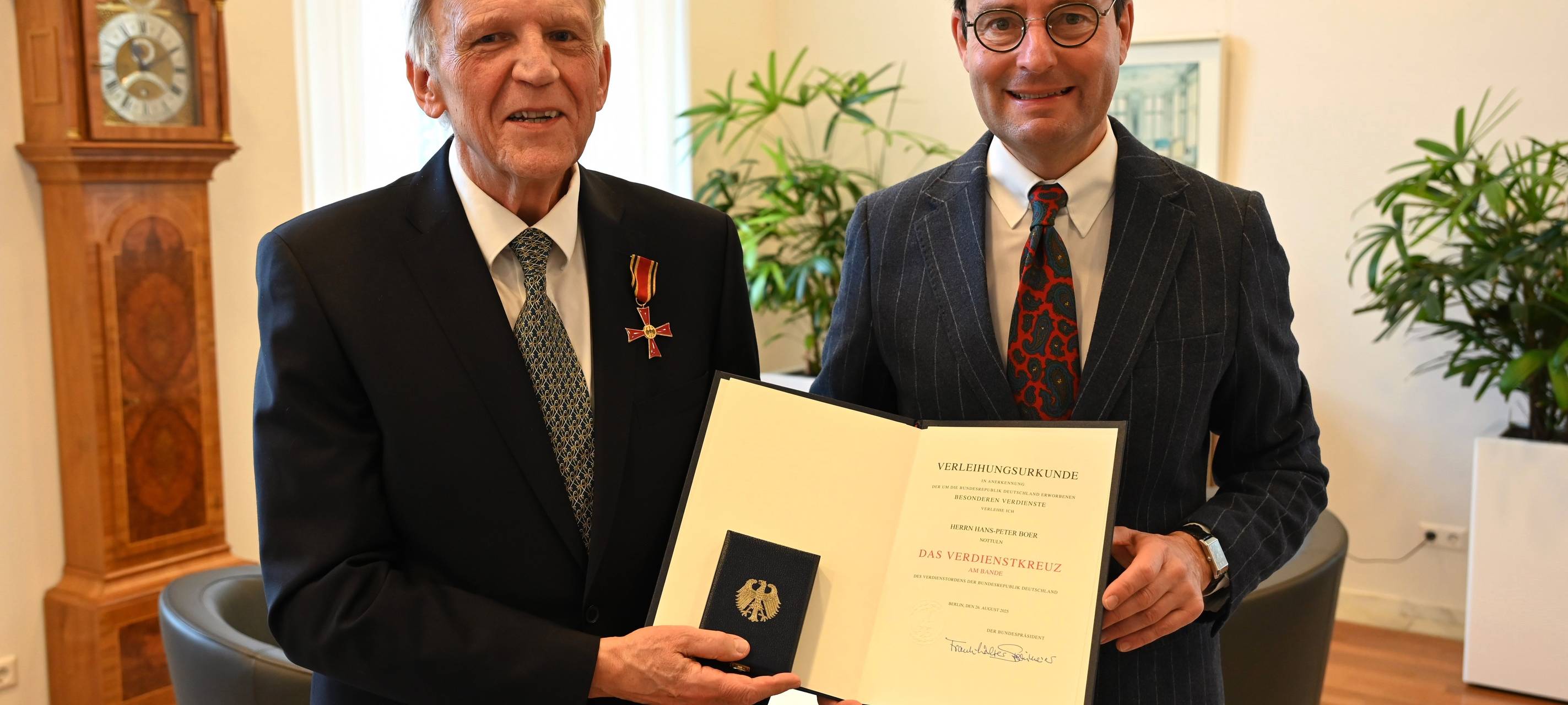 NOTTULN: Bundesverdienstkreuz