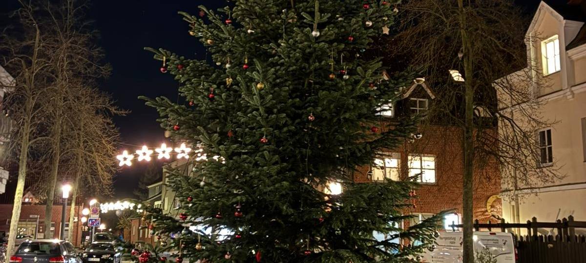 SENDEN: Dunkler Weihnachtsbaum