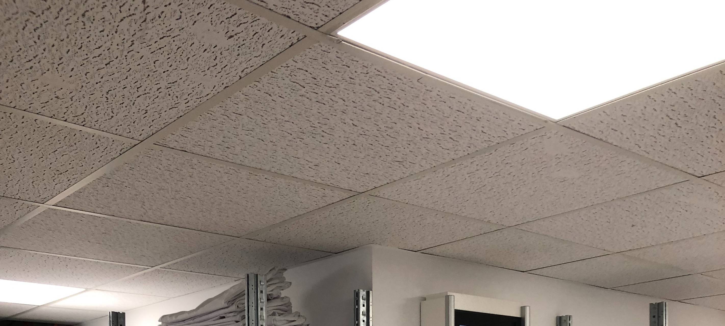 LÜDINGHAUSEN: Kleiderautomat