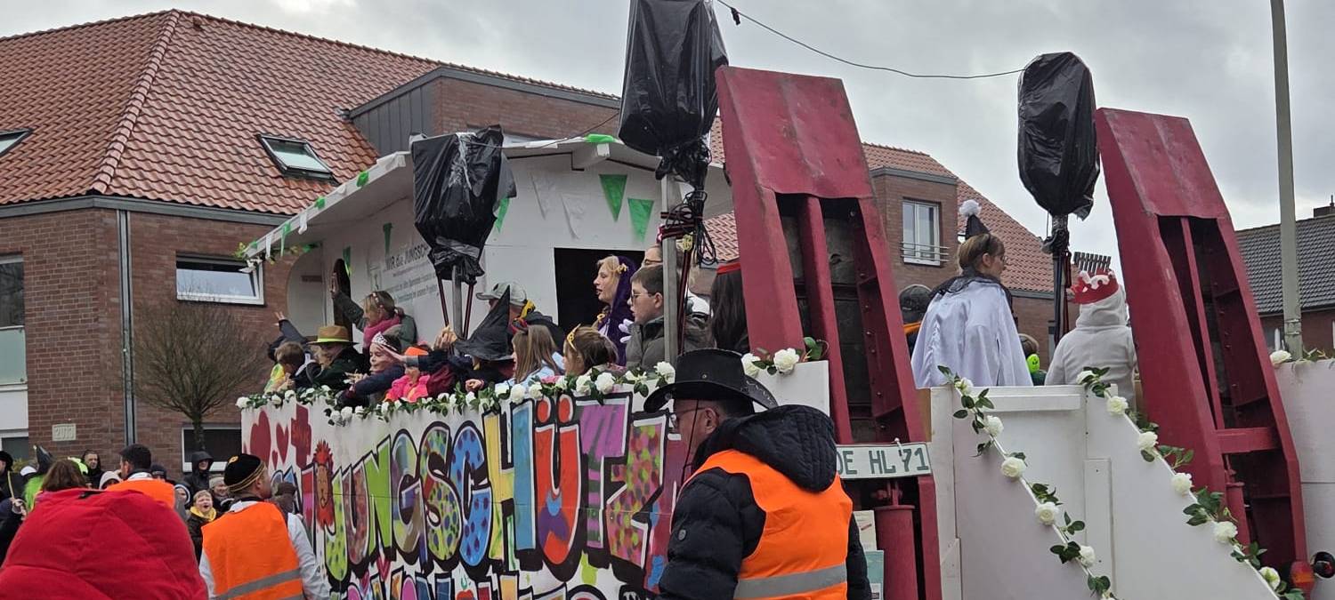 NORDKIRCHEN: Fröhlicher Umzug