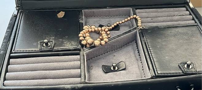 DÜLMEN: Wem gehört der Schmuckkoffer?