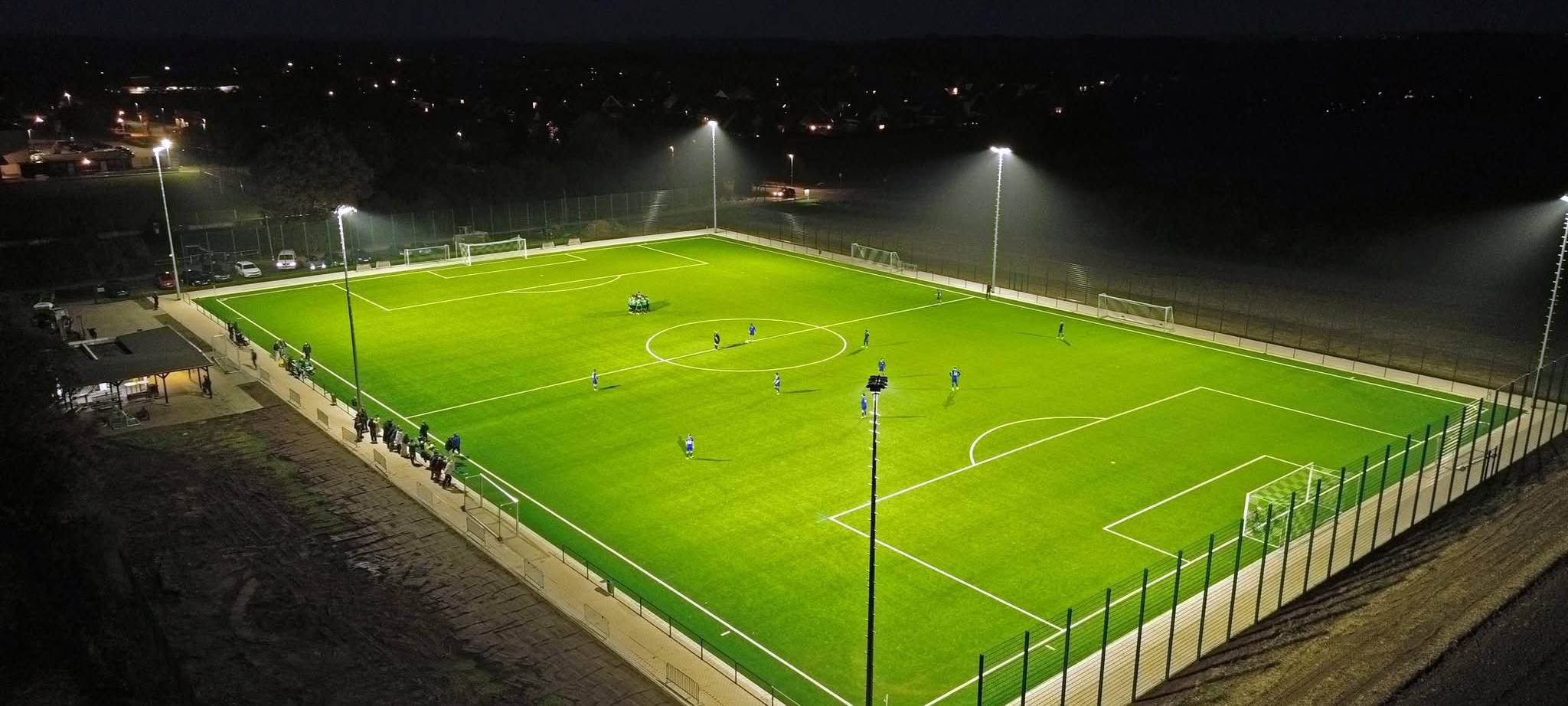 ASCHEBERG: Einweihung des Kunstrasenplatzes