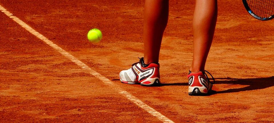 OLFEN: Warten auf zweite Tennishalle