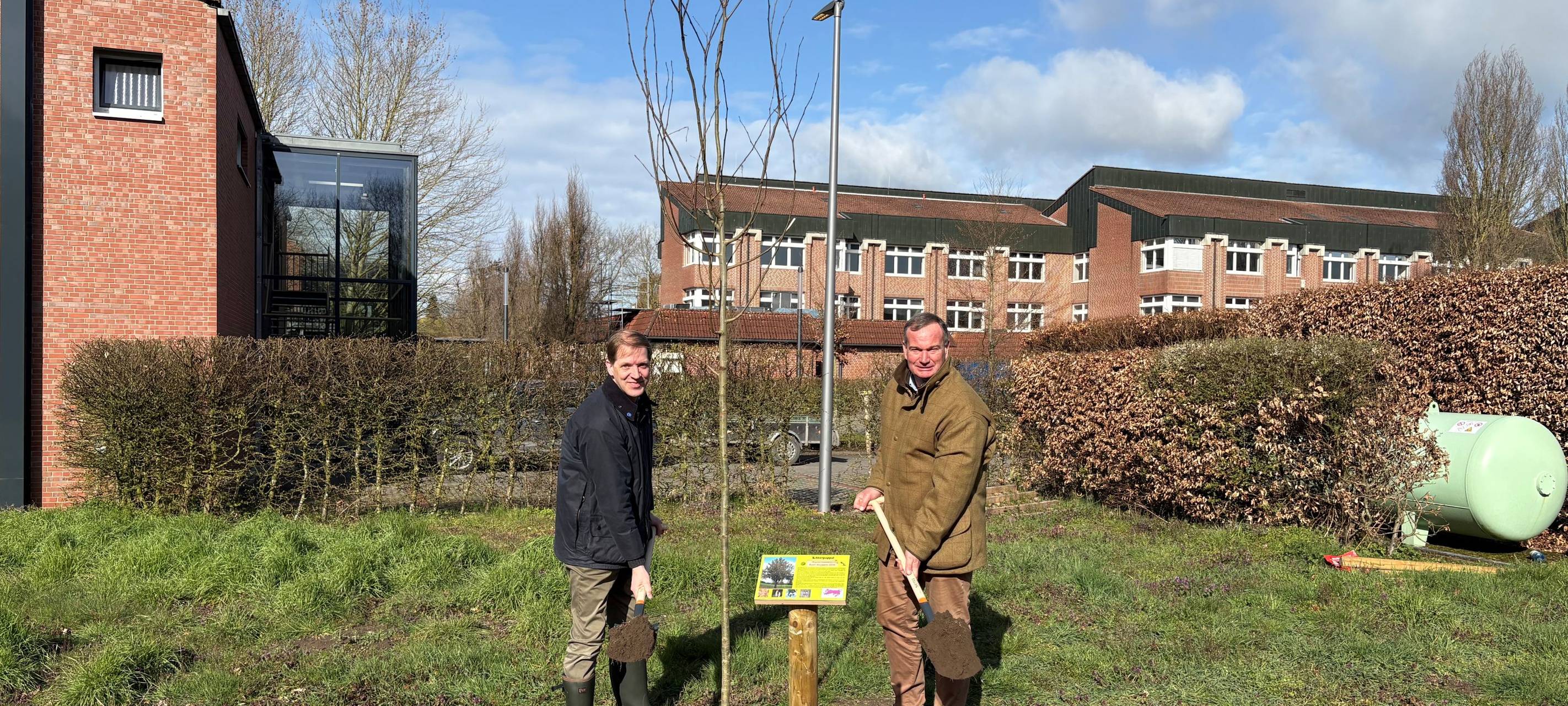 LÜDINGHAUSEN: Baum des Jahres gepflanzt
