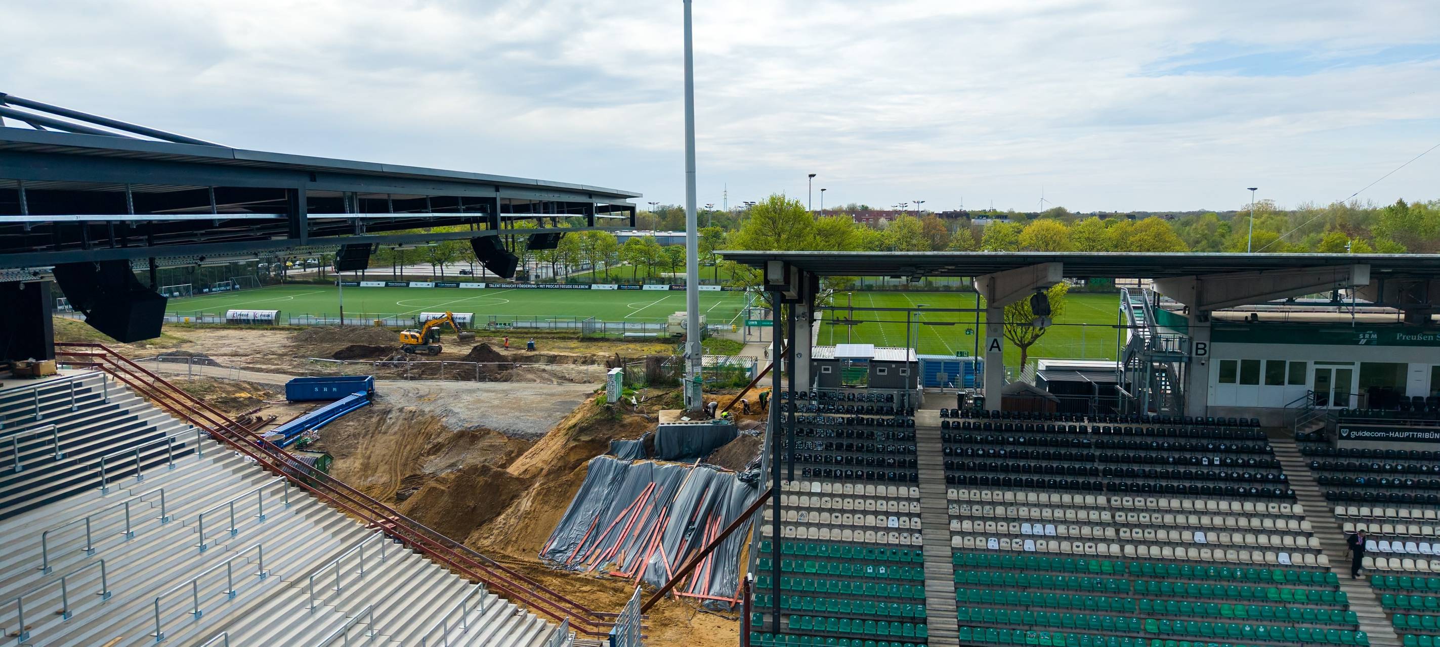 MÜNSTER: Flutlichtmasten verschwinden