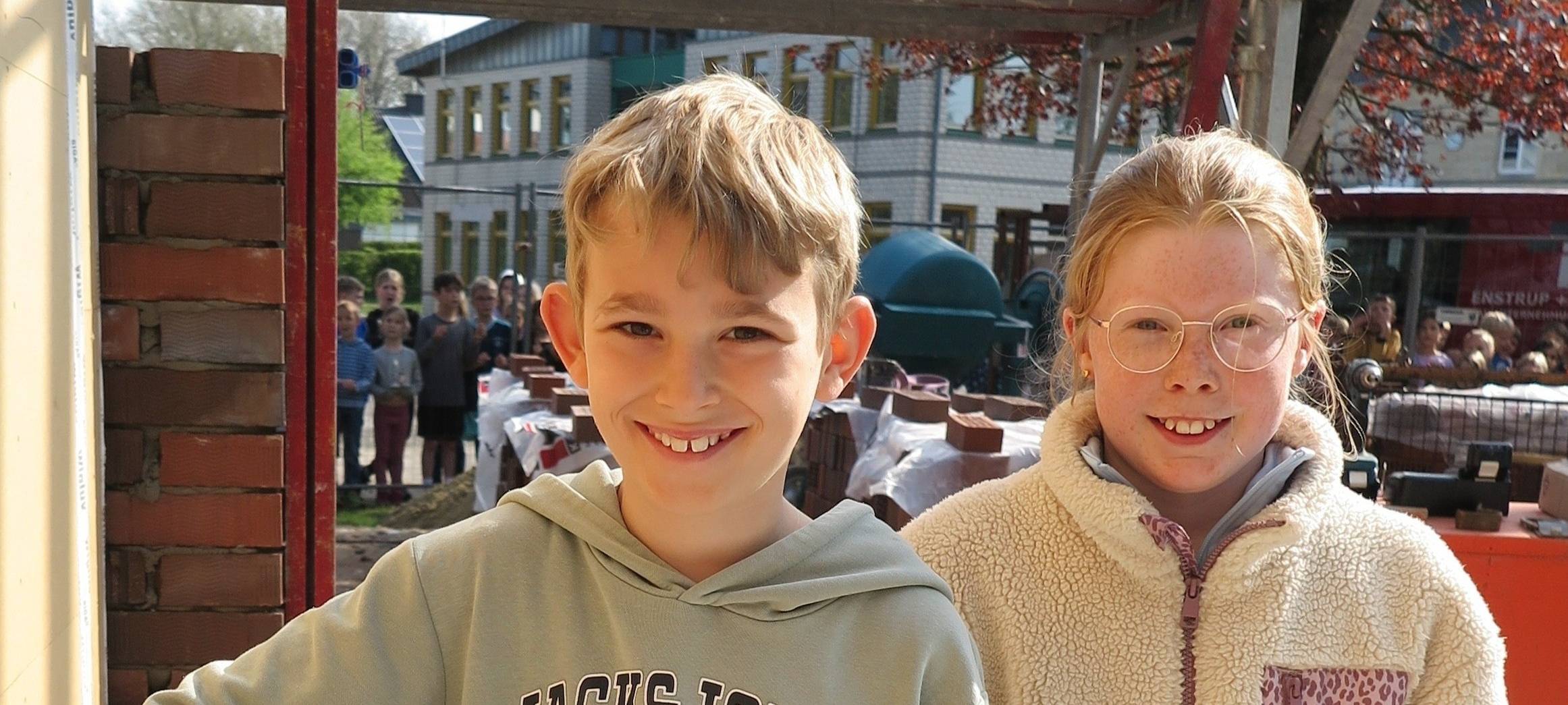 BILLERBECK: Zeitkapsel an Ludgerischule eingemauert