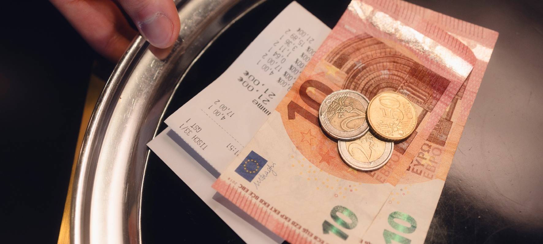 KREIS: Appell zum Welt-Trinkgeld-Tag