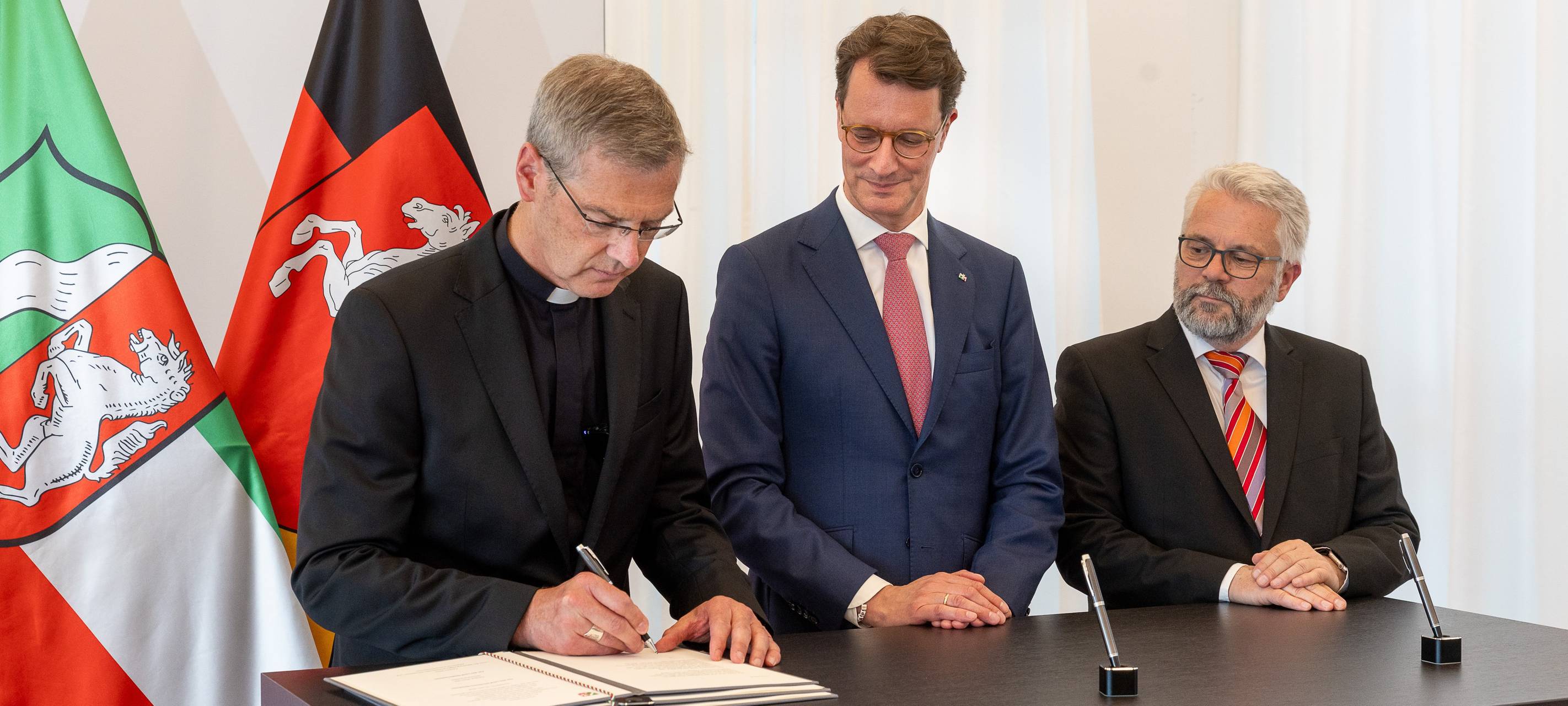 BISTUM: Künftiger Bischof leistet Treueeid