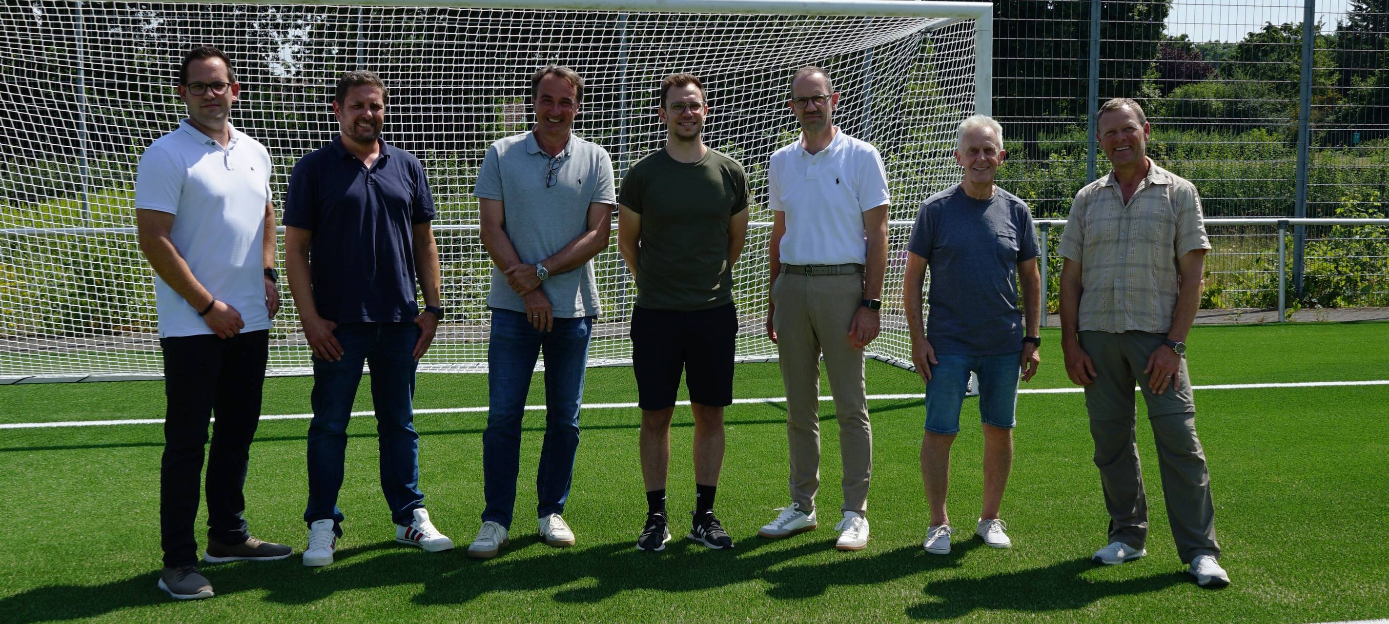 LH: Kunstrasenplatz am Stadion Westfalenring fertig