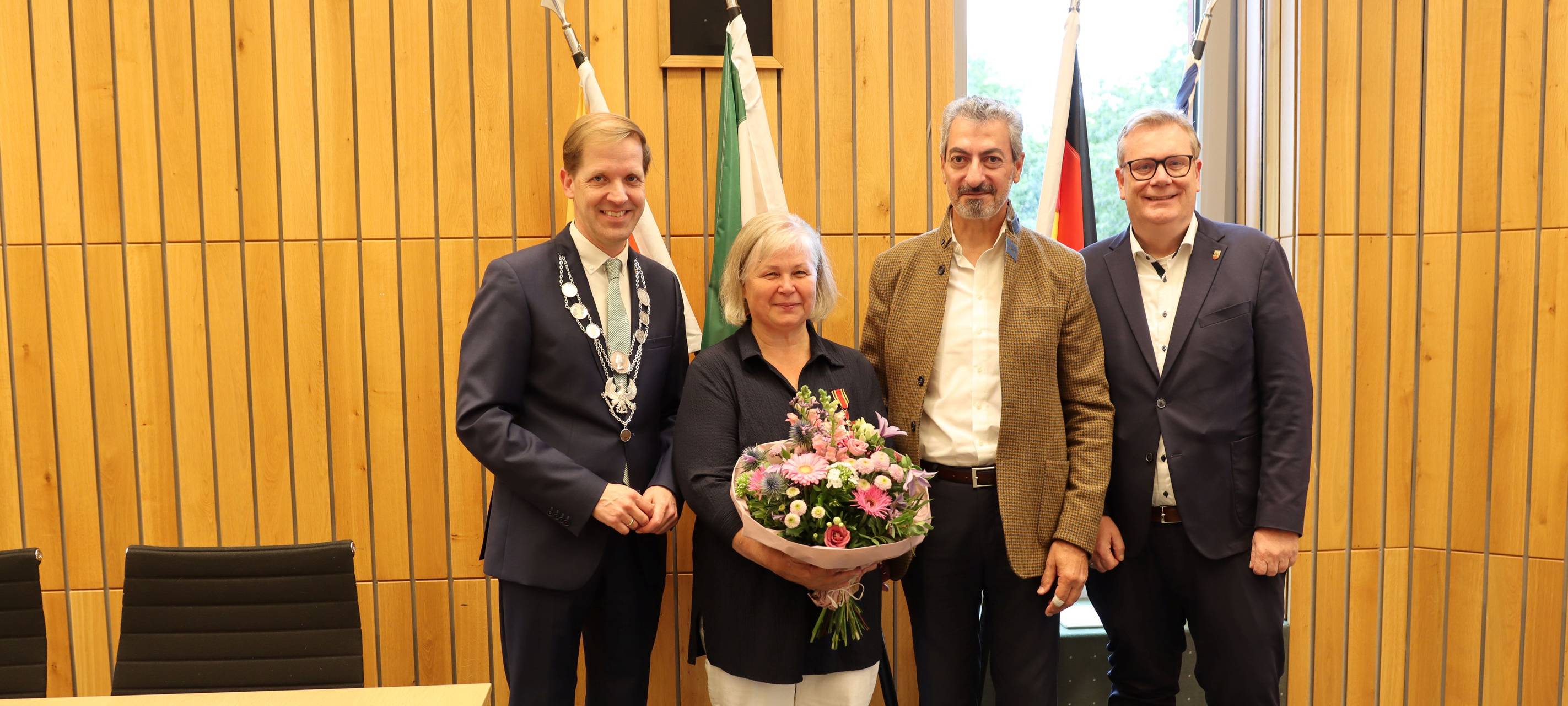 ASCHEBERG: Bundesverdienstorden