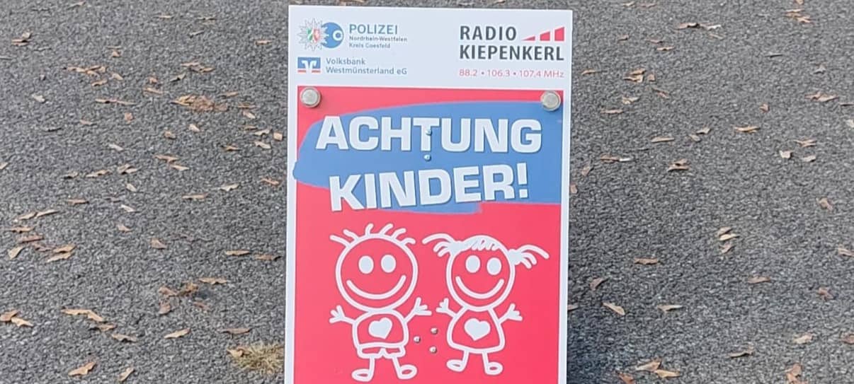 Achtung-Kinder-Schilder auch aufpimpbar!