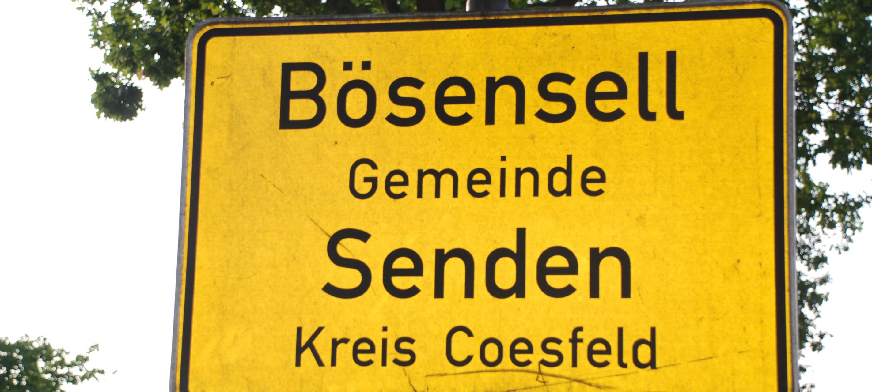 BÖSENSELL: Boule-Platz