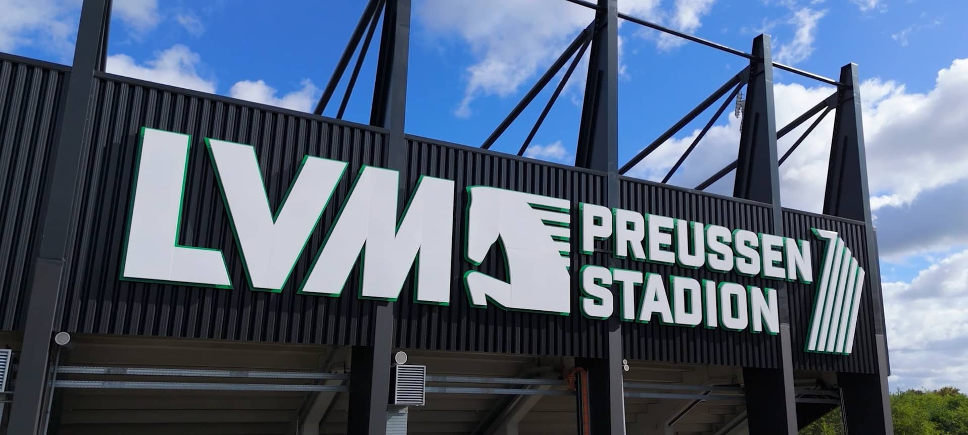MS: Meilenstein beim Stadionbau