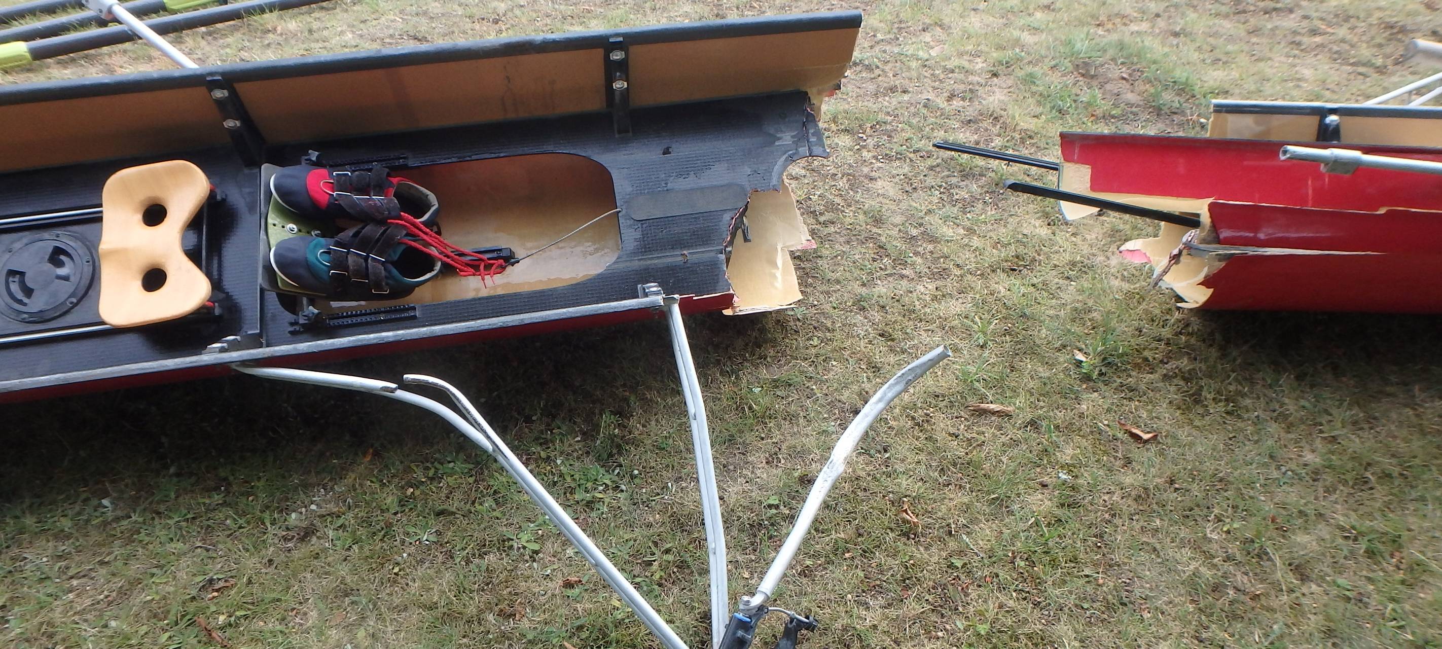 Güterschiff rammt Ruderboot