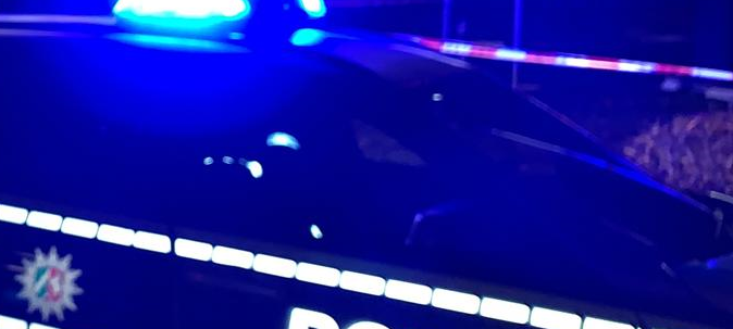 CAPELLE: 18-Jähriger prallt mit Auto gegen Baum