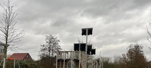 APPELHÜLSEN: Scherben auf Spielplatz